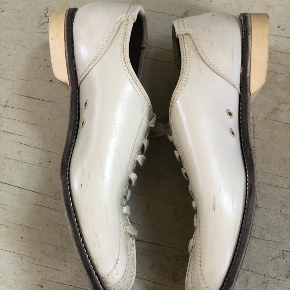 Vintage Cream Bowling Shoes
